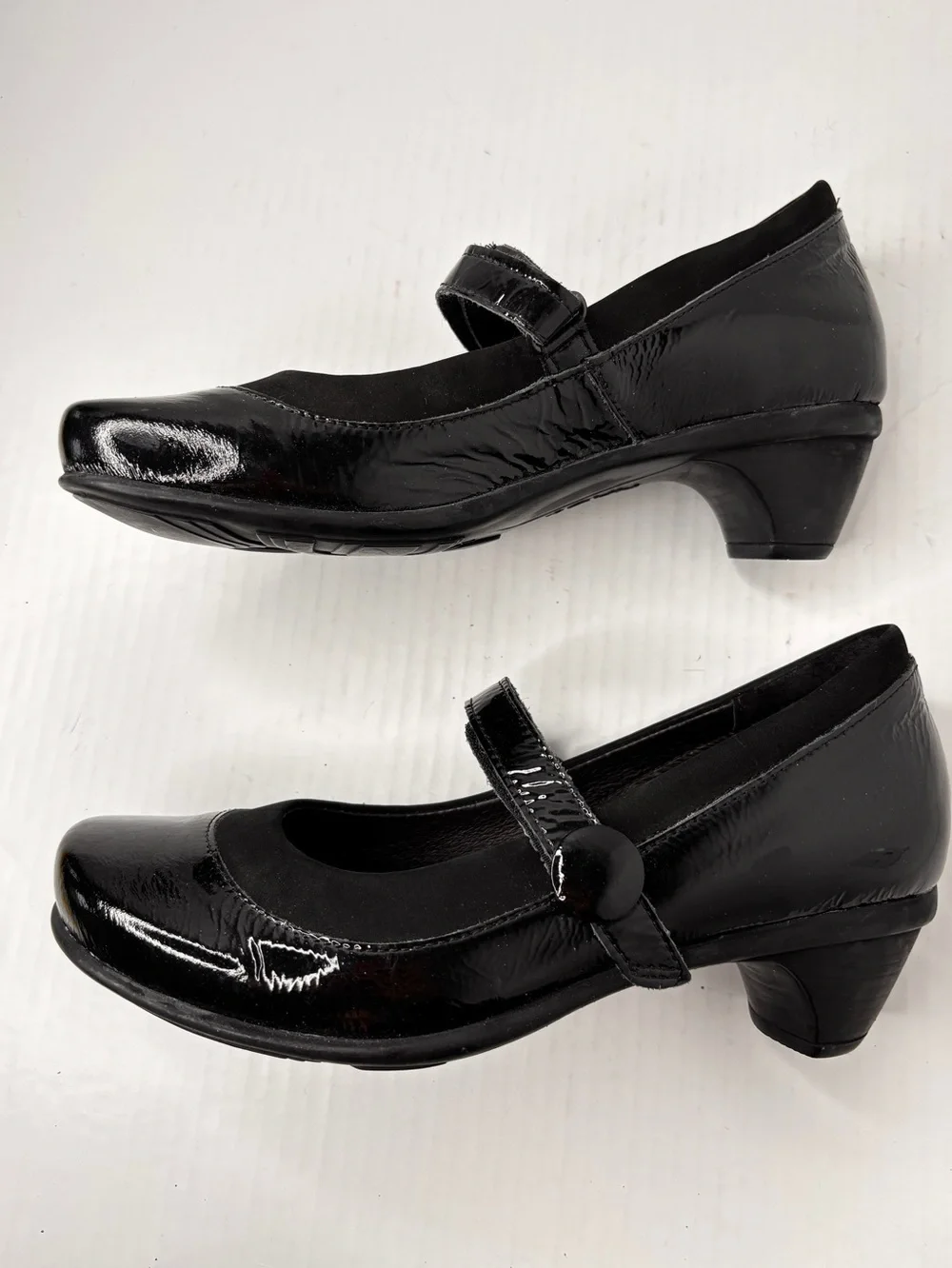 Naot Trendy Mary Jane Pump Womens Comfort Shoe Size 6 EU 37 Black Patent Leather